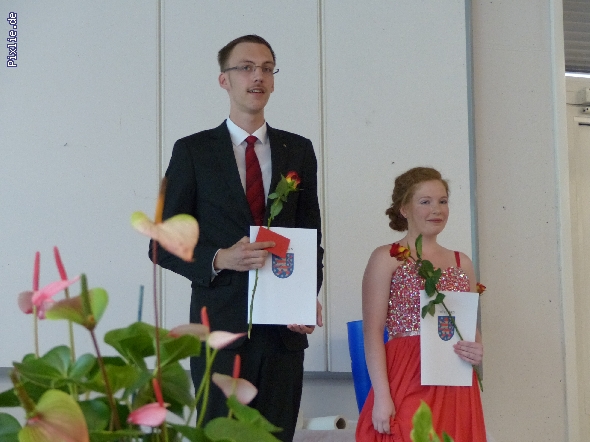 http://www.beruflichesgymnasium.de/pixlie/cache/vs_Abiturzeugnisse 2017_P1030601.JPG